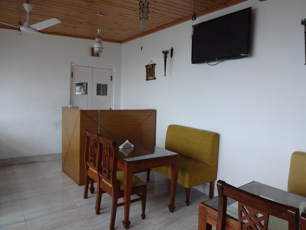 Hotel Ratan Dehradún Kültér fotó