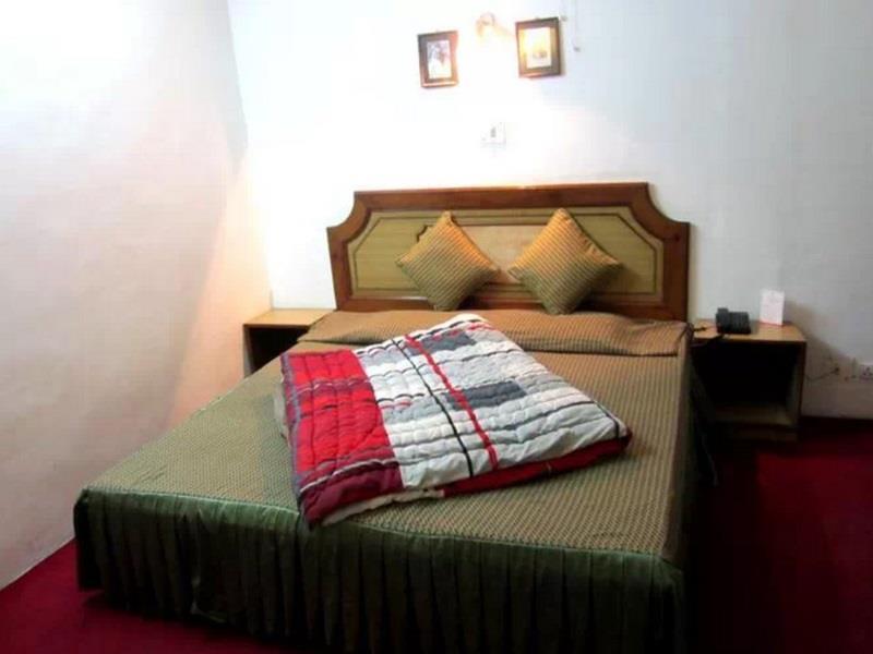 Hotel Ratan Dehradún Kültér fotó