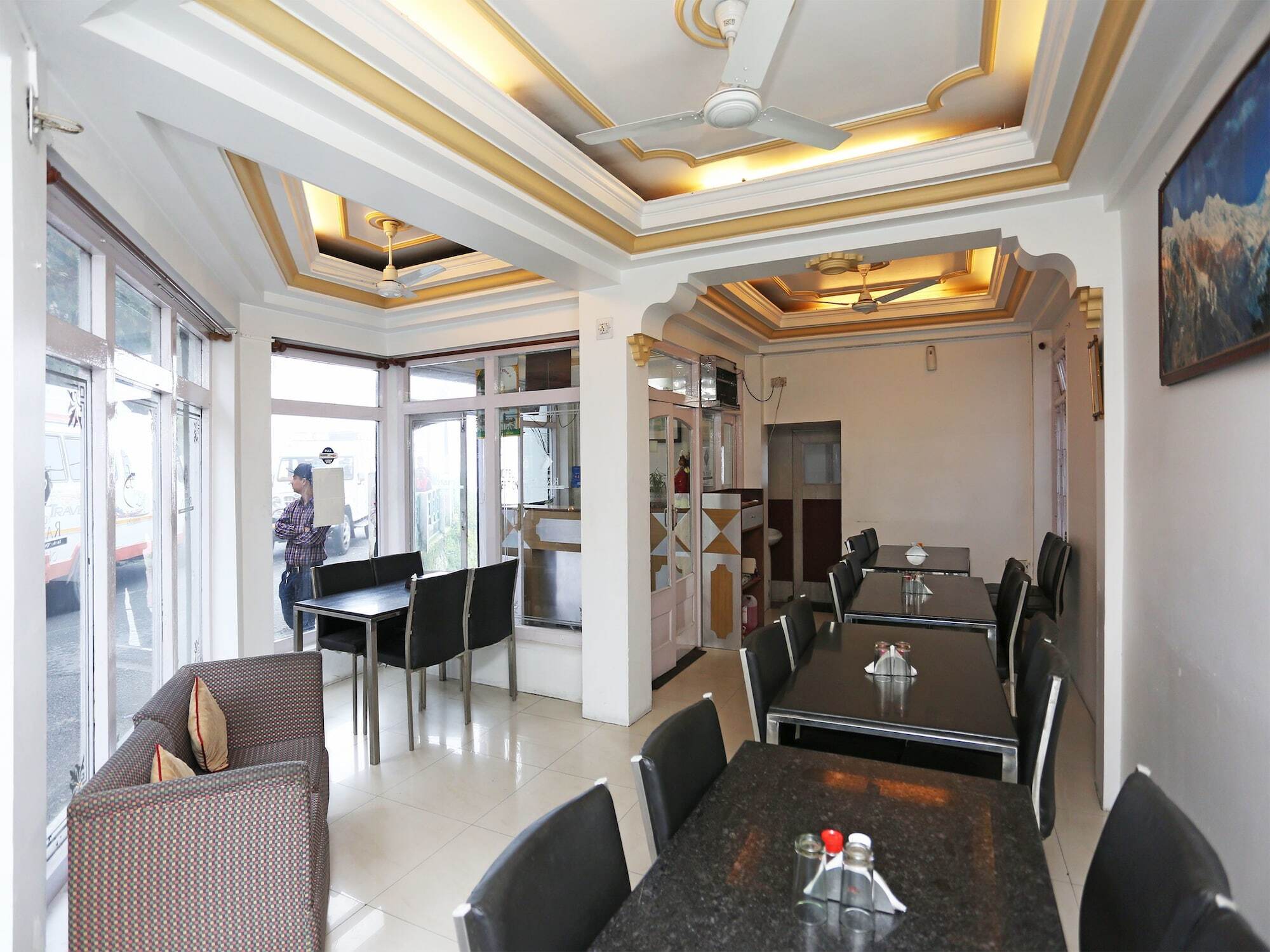 Hotel Ratan Dehradún Kültér fotó